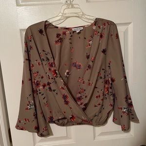 Floral cropped blouse